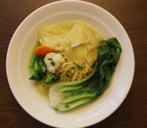 Chicken or Veg wonton soup with noodles and vegetables(V)